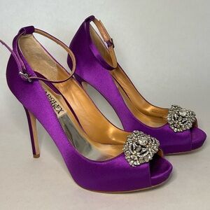 Badgley Mischka Women's Finley Platform Pump Purple Jeweled Satin High Heel 5.5